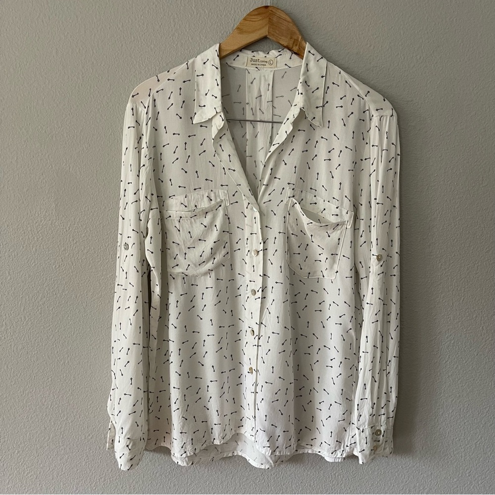 Just Living Button Down Shirt White/Black Key Print Shirt Size L